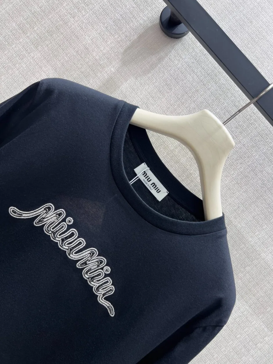 1789127196445702.webp ベーシック 合わせやすい ミュウミュウ Tシャツ 偽物 コットン 長袖Tシャツ ブラック