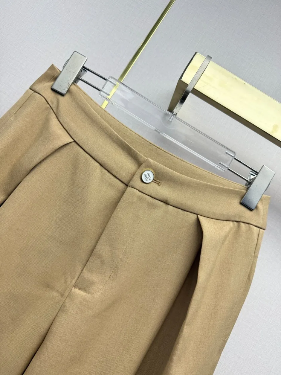 洗練された タック入り スラックス ミュウミュウ パンツ 偽物 合わせやすい ベージュ