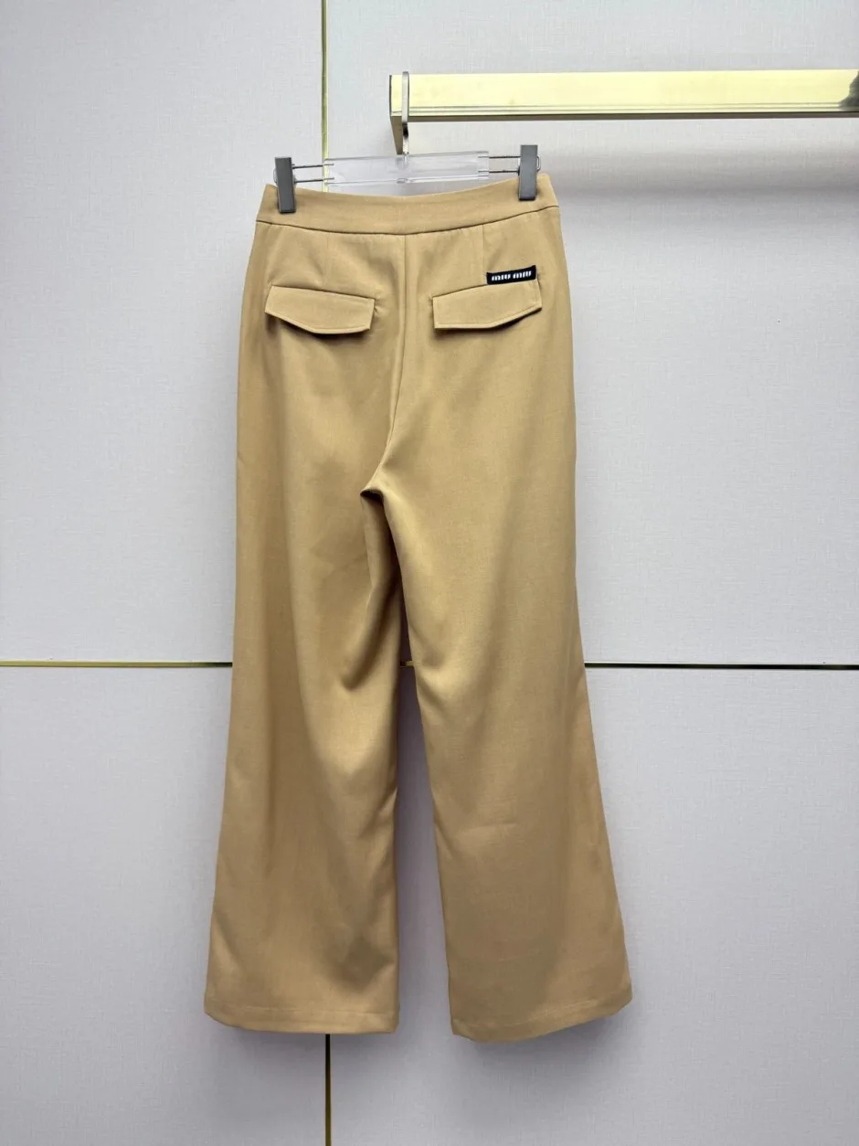 洗練された タック入り スラックス ミュウミュウ パンツ 偽物 合わせやすい ベージュ