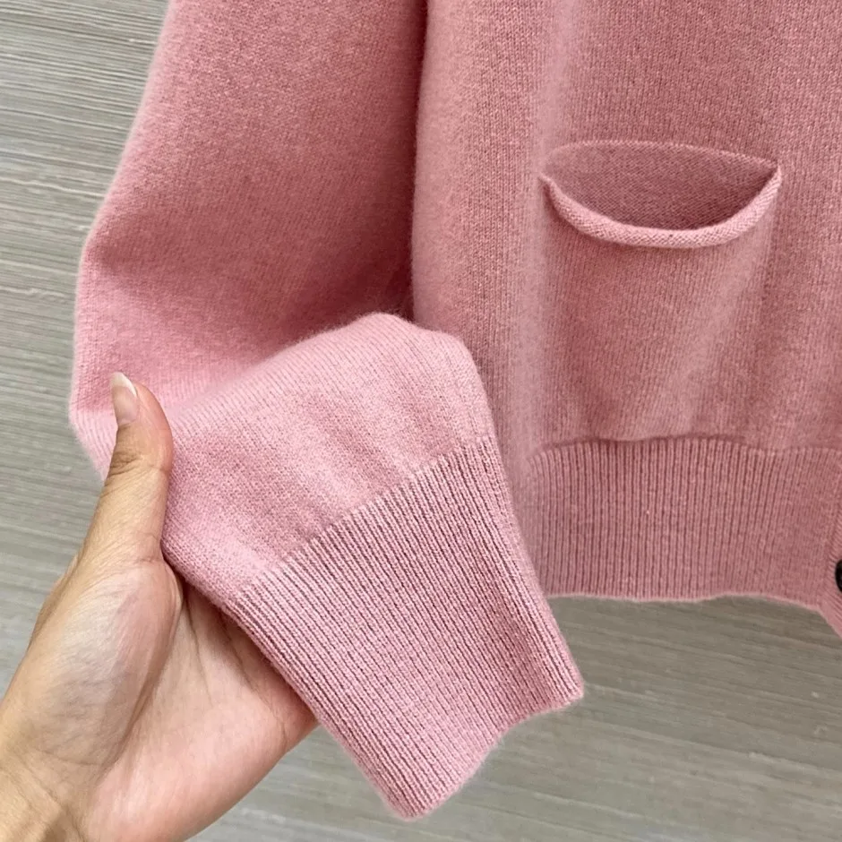 洗練された パイピング ミュウミュウ ニット 偽物 ウール＆カシミヤ Vネック カーディガン ピンク