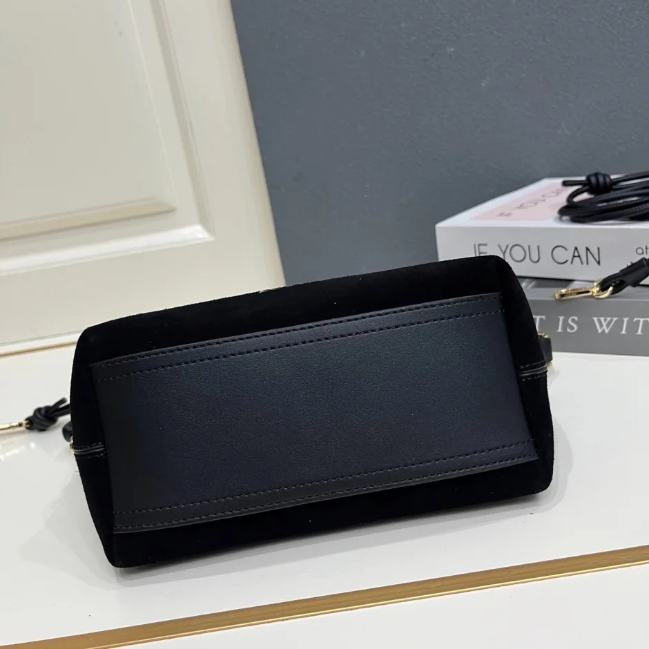 カジュアル スエード ショルダーバッグ ロエベ バッグ コピー ブラック