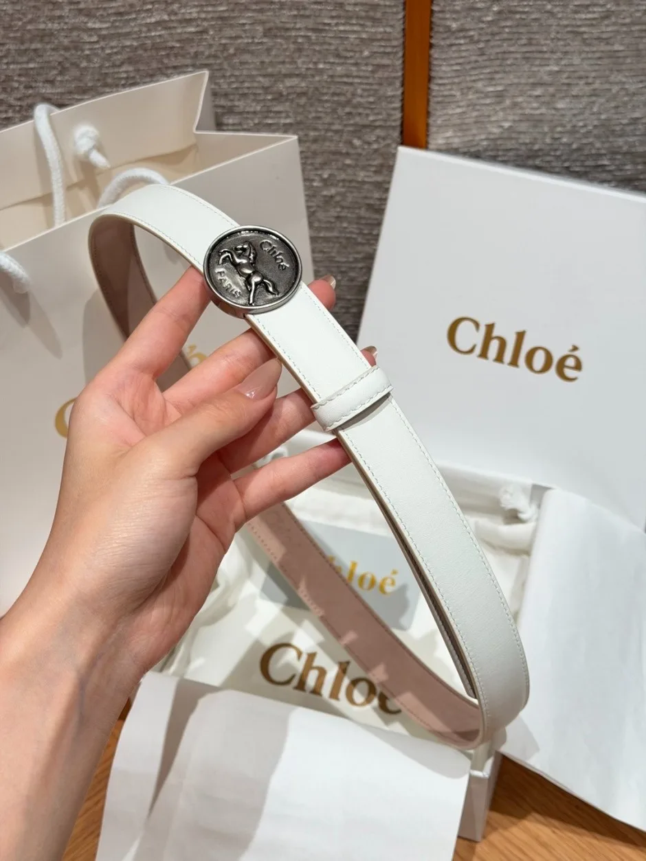 1789308714565792.webp Chloé Horse Medal ベルト クロエ スーパーコピー 合わせやすい 25mm ホワイト