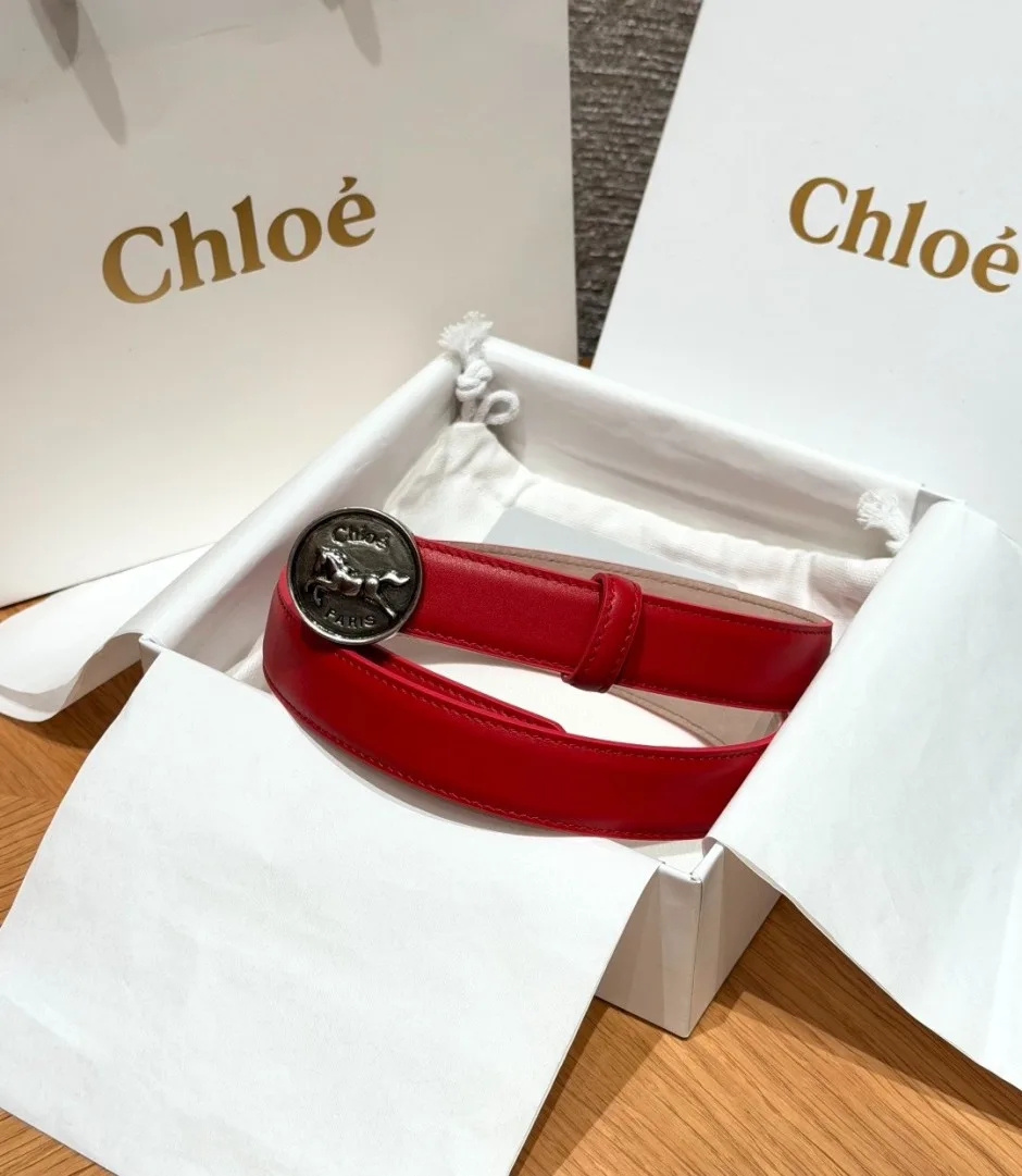 1789309009380572.webp クロエ スーパーコピー Chloé Horse Medal ベルト 合わせやすい 25mm レッド