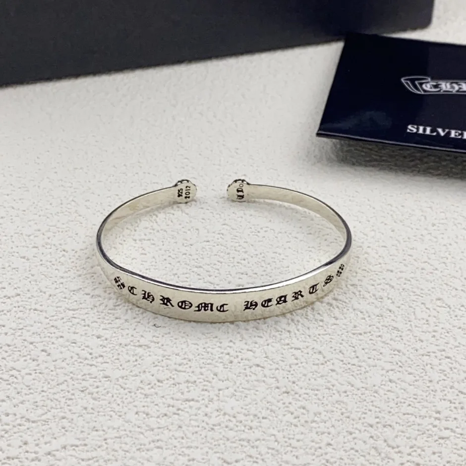 お洒落 ロゴ刻印 バングル クロムハーツ ブレスレット コピー 合わせやすい