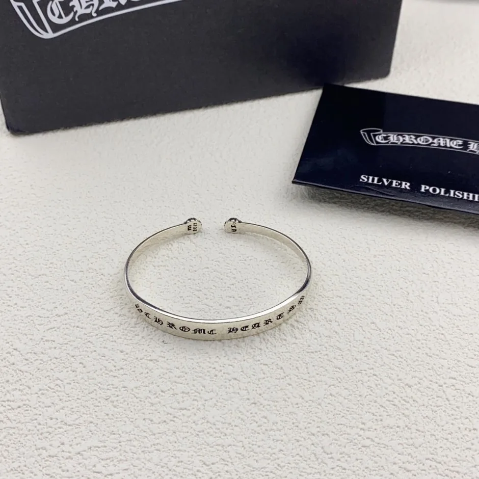 お洒落 ロゴ刻印 バングル クロムハーツ ブレスレット コピー 合わせやすい
