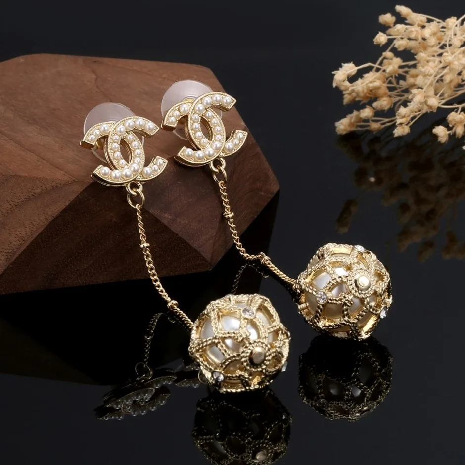 1789706512578683.webp 洗練された エレガント シャネル イヤリング コピー 揺れる ロングピアス