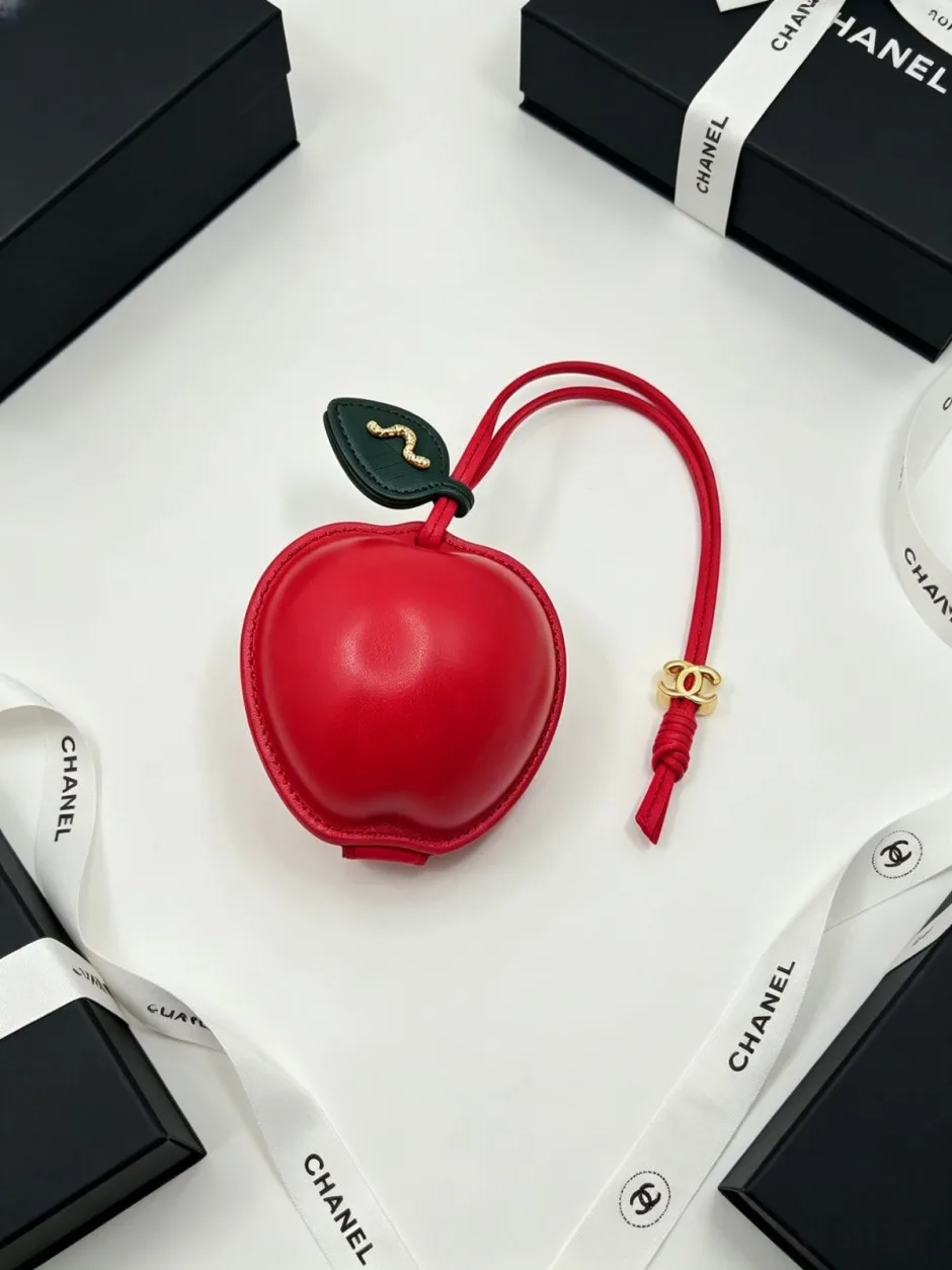 1789721303663606.webp 可愛い 26A りんごバッグチャーム シャネル キーホルダー コピー レッド